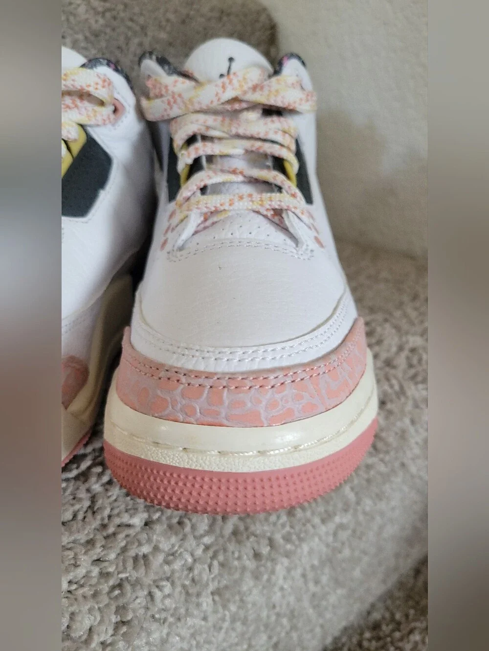 Air Jordan 3 Retro GS 'Vintage Floral' sneaker  Size 5Y